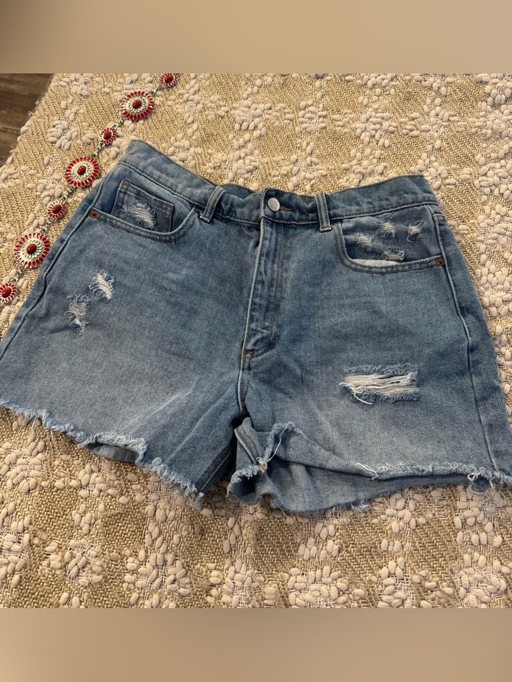 Cello Distressed High-Rise Jeans Frayed-Edge Women’s Shorts – Size L